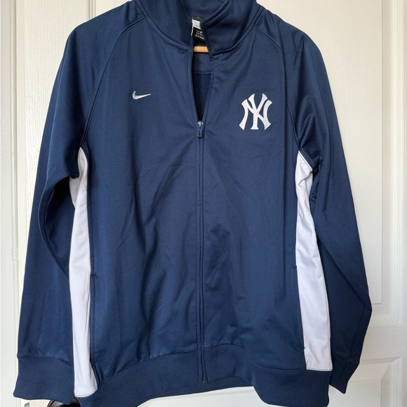 Nike Women's New York Yankees Jacket - Picture 3 of 7